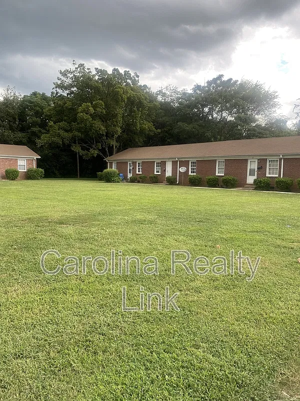 2 bed, 1.0 bath, 729 sqft, $1,250 — Photo 3