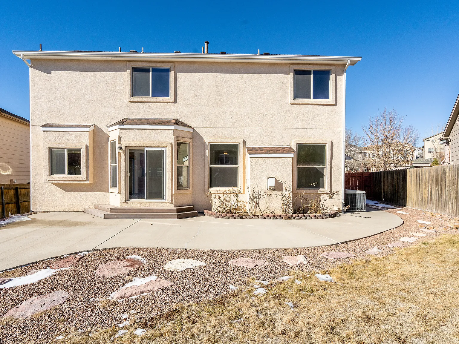 6 bed, 3387 sqft, $3,195 — Photo 3