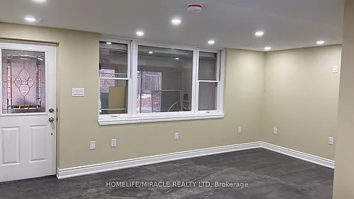25 Thornridge Cres #BASEMENT Photo 1