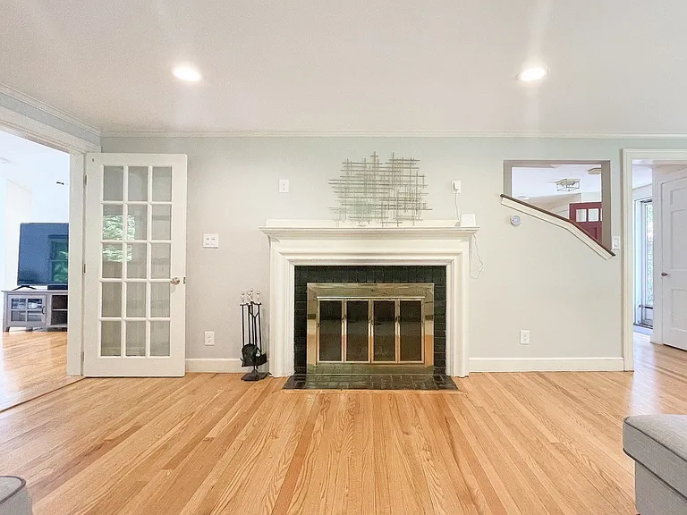 37 Emerson Rd — Photo 8