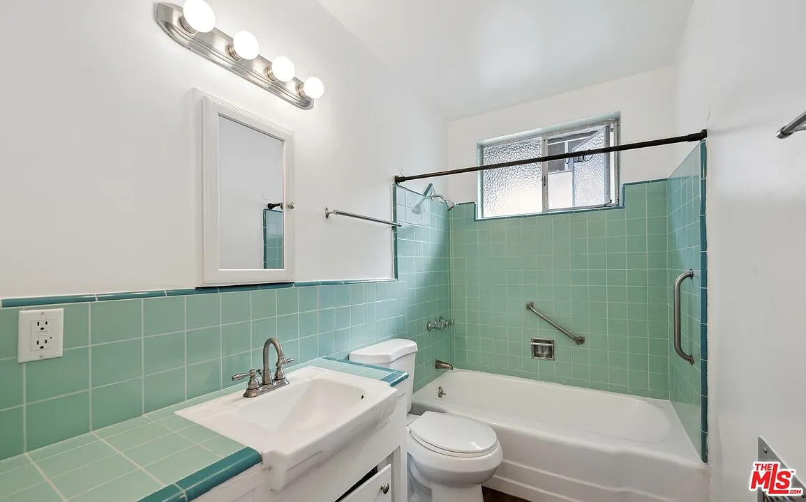 1 bed, 1.0 bath, 650 sqft, $2,300 — Photo 4
