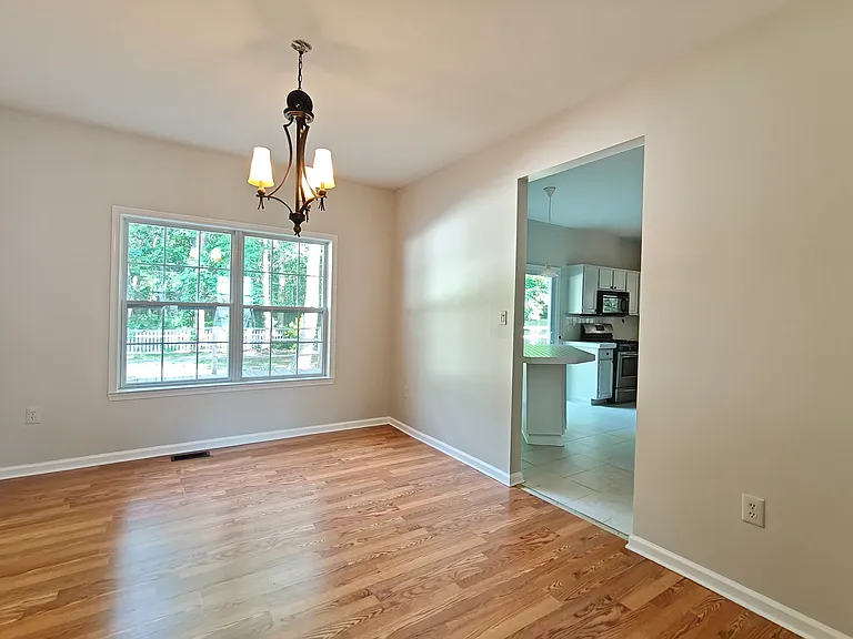 88 Devon Rd — Photo 6