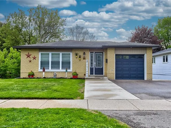 24 Scott Rd, Cambridge, ON N3C 2X4