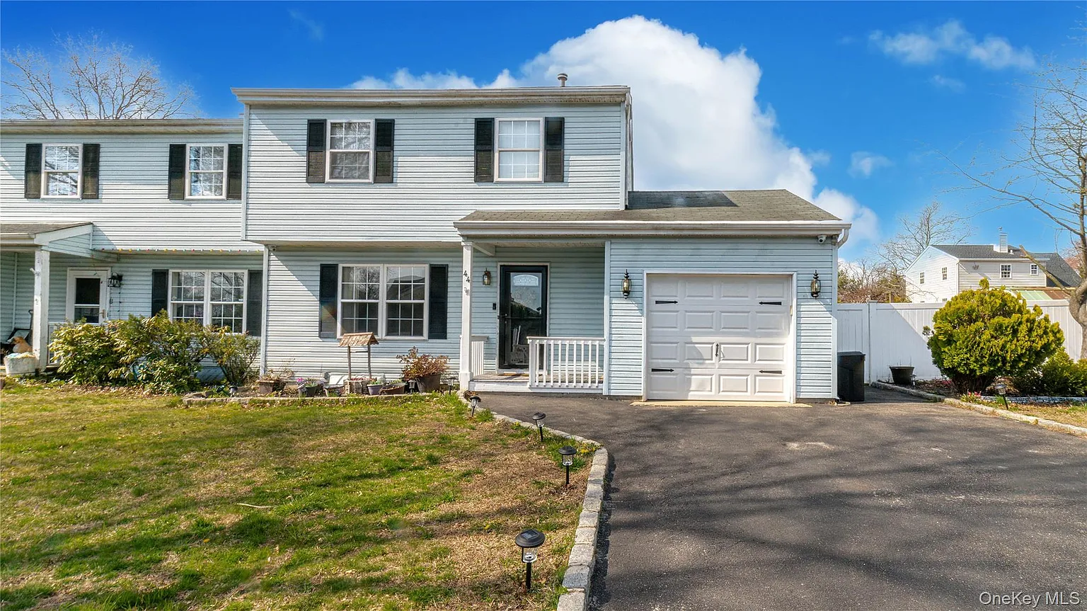 44 Oak Street photo 1