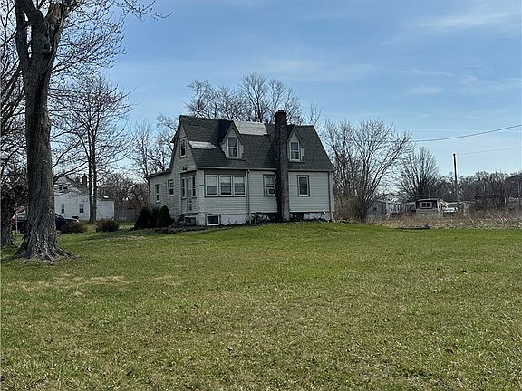 2nd image of 9475 Woodworth Rd