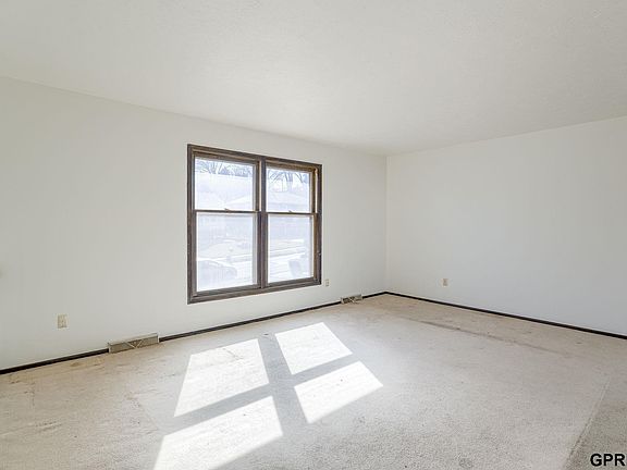 4th image of 9618 Camden Ave