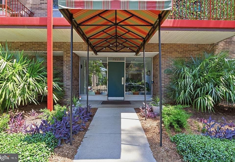 1st image of 1024 Gates Ave