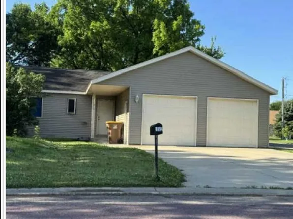 312 7th St NW, New Richland, MN 56072