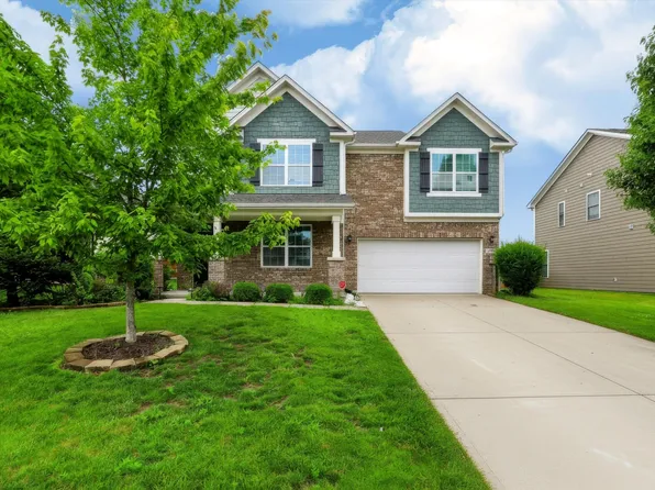 1167 Station Dr, Greenwood, IN 46143