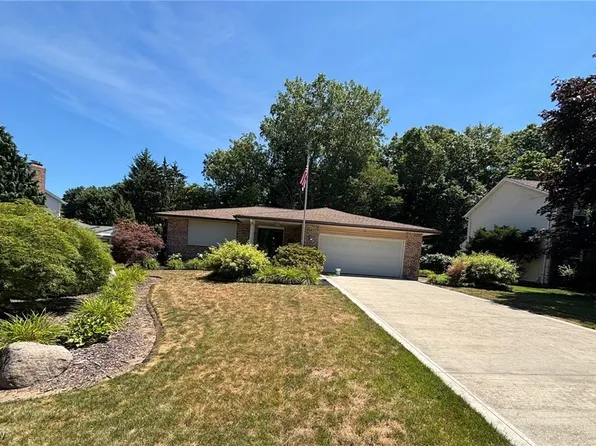 5785 Royal Dr, Willoughby, OH 44094