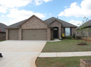 1713 NE 27th Ter, Moore, OK 73160