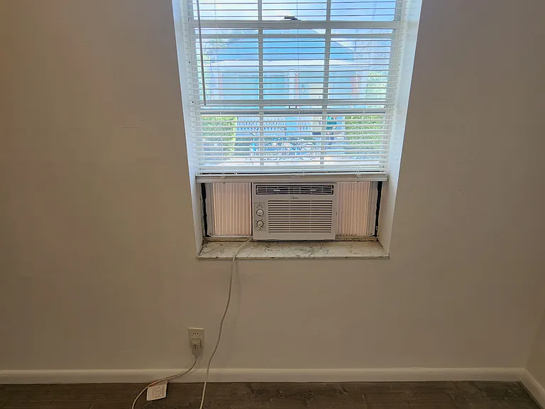 1128 Packer St #1 — Photo 8