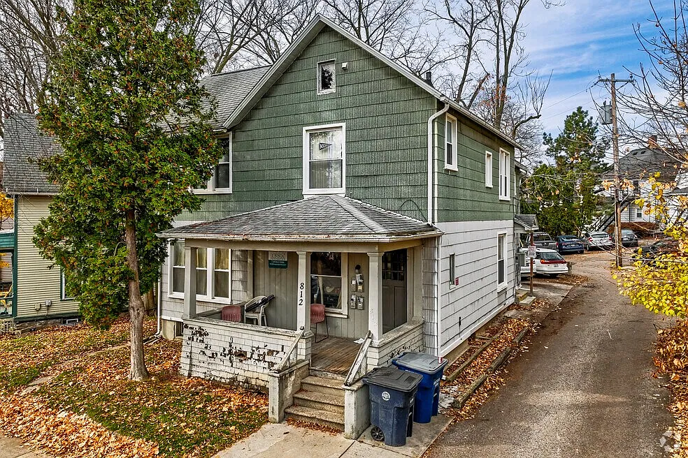812 Mary St — Photo 1