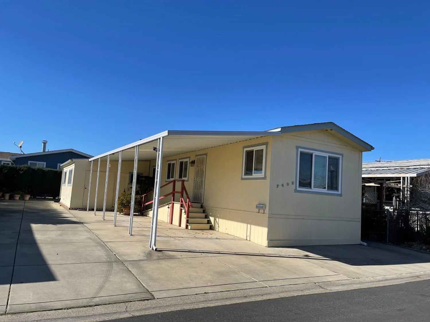 7402 Lancer Ln photo 1