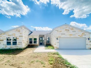 105 Greg Ln, Jarrell, TX 76537