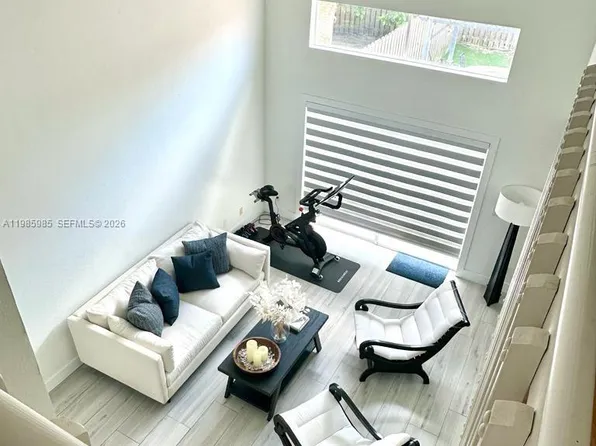 2484 SW 177th Ter, Hollywood, FL 33029