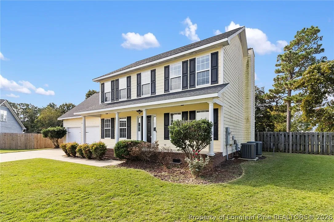 4 bed, 2.5 bath, 2100 sqft, $1,950 — Photo 4