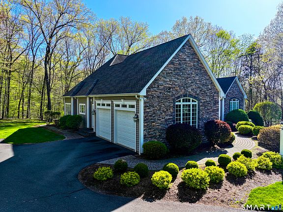 3rd image of 37 Hanover Fields Road