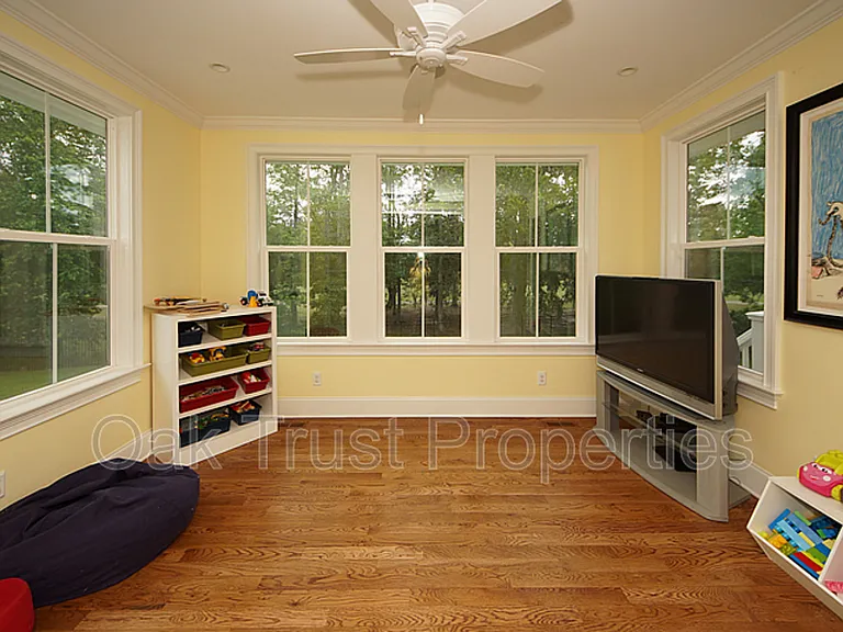 125 Brogun Ln — Photo 12