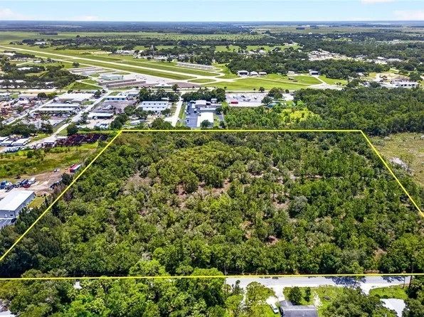 E Lincoln Ave, Labelle, FL 33935