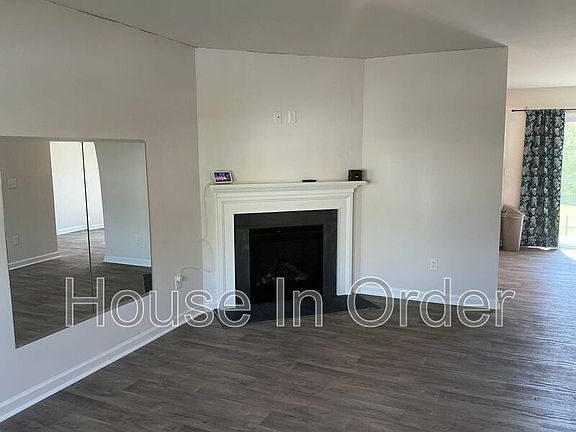 4th image of 341 Oak Branch Rd