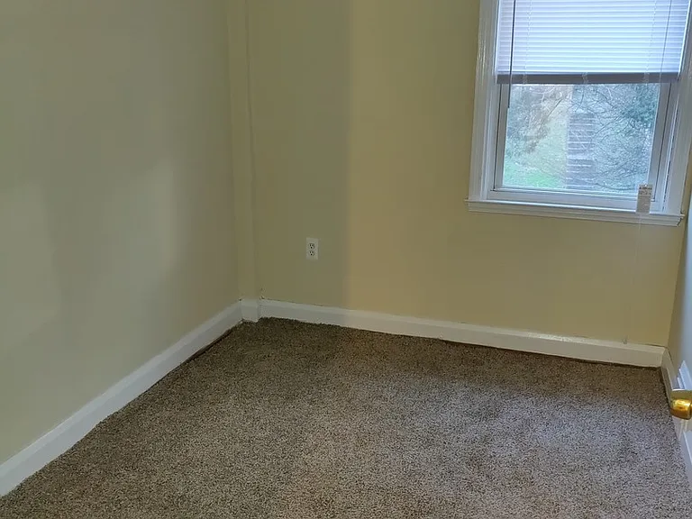 1013 Saint Dunstans Rd — Photo 13