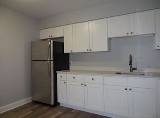 1060 N Wheeling Rd APT 2B, Mount Prospect, IL 60056