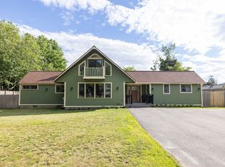 15 Central Ave, Wells, ME 04090