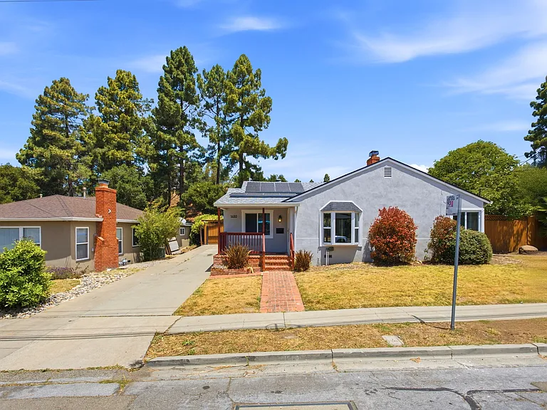 1680 Grove Way — Photo 1