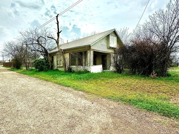215 W Avenue B, San Angelo, TX 76903