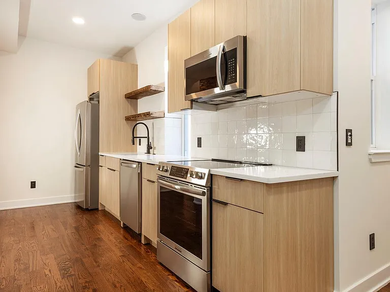 1613 N 33rd St #D — Photo 5