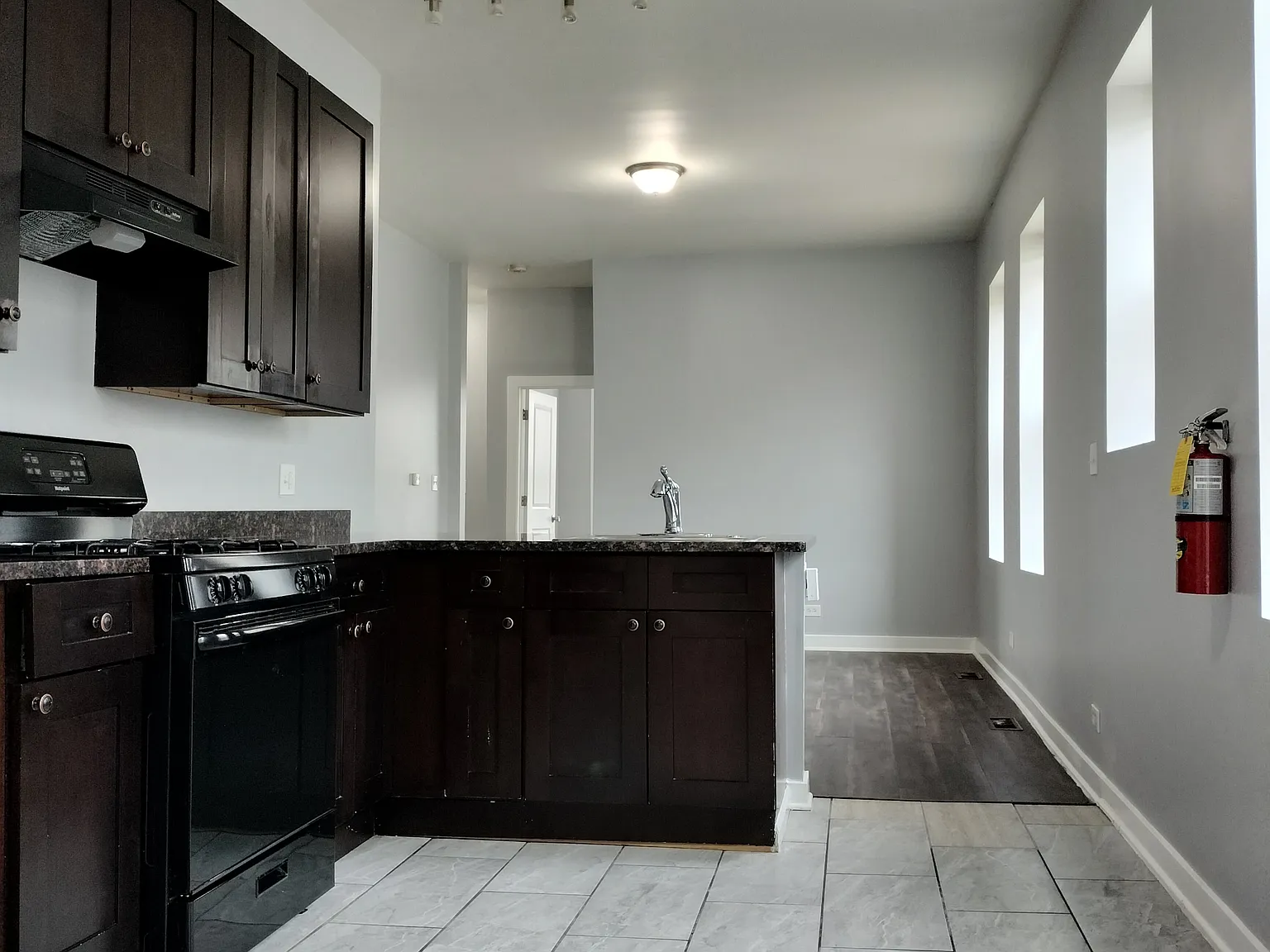 6501 South Justine Street - 1W — Photo 4