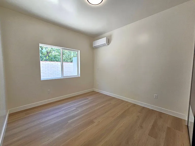 11821 Pipeline Ave #1 — Photo 20