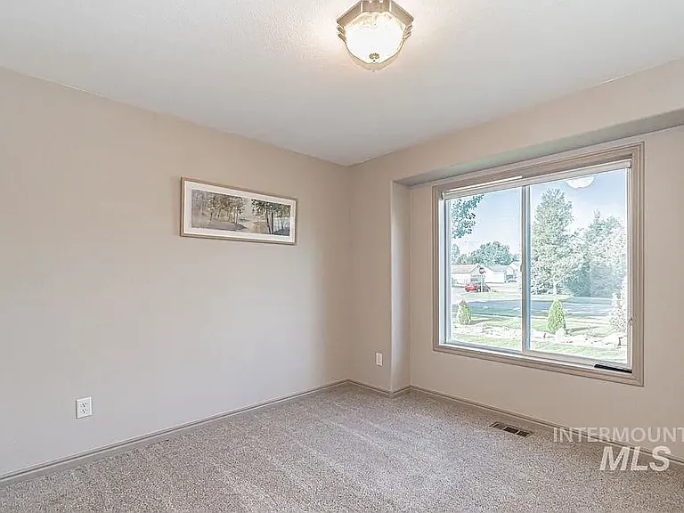 2221 S Frontier Dr — Photo 18