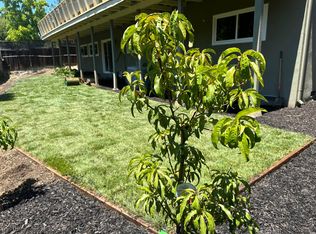 23 Roslyn Ave #B, San Carlos, CA 94070