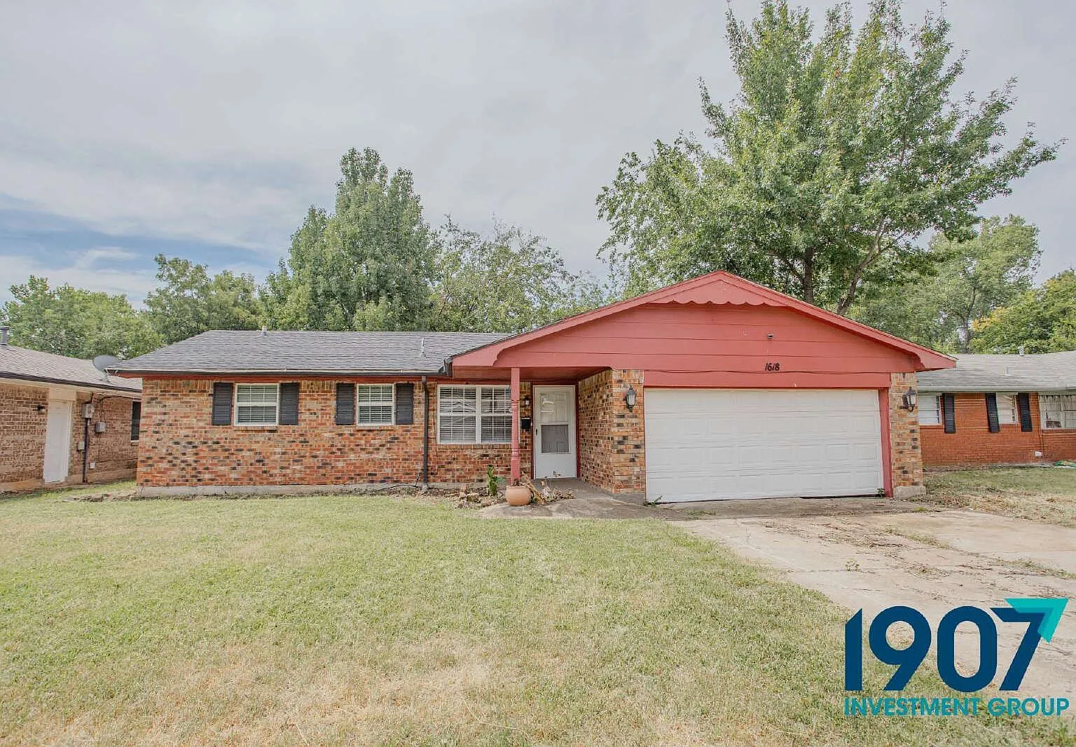 3 bed, 1.0 bath, 1384 sqft, $1,400 — Photo 1