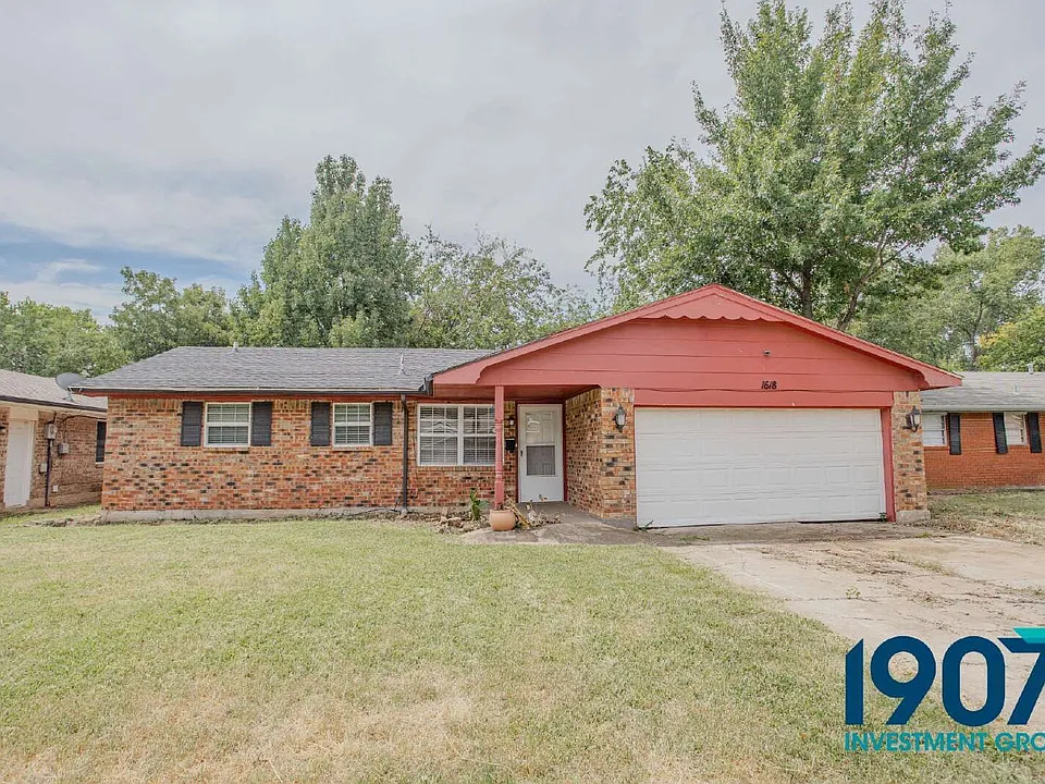 1618 Village Dr