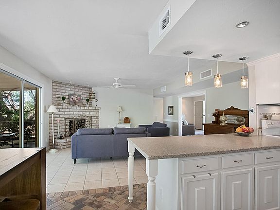 4th image of 10790 E Oakwood Dr