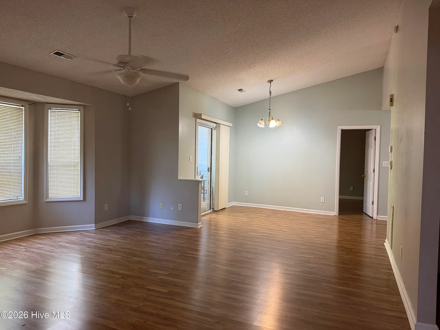 110 Breezewood Dr — Photo 3