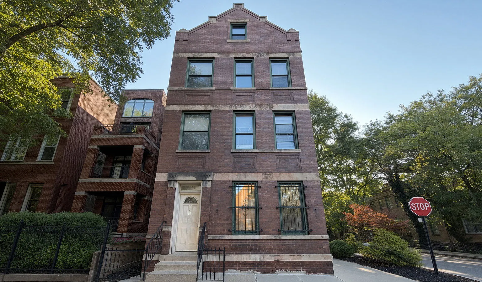 2301 N Leavitt St — Photo 3
