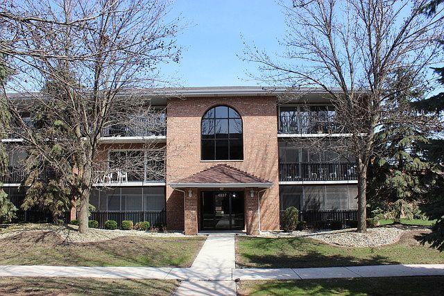 1st image of 4937 E Circle Dr APT 211