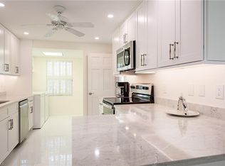 4155 Crayton Rd APT 109, Naples, FL 34103