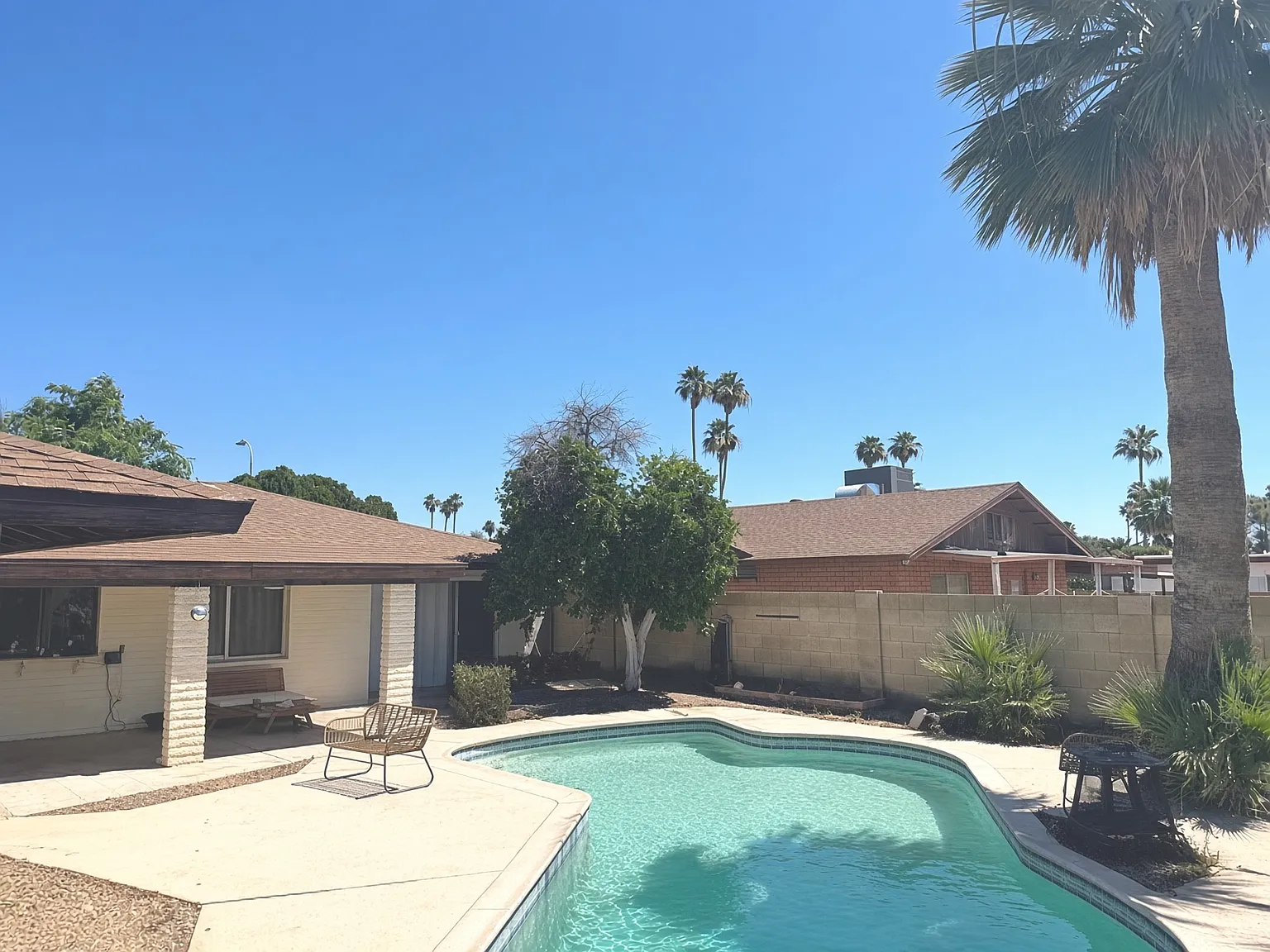1613 E Watson Dr — Photo 1