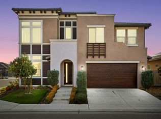 1929 E Via Fiore Ave, Fresno, CA