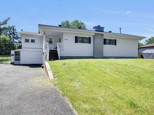 6898 Mitch Owens Rd, Ottawa, ON K4P 1C5