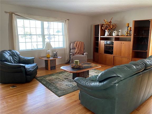 5th image of 120 Freedom Pond Ln