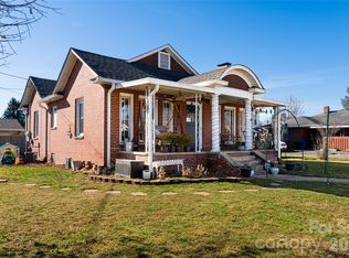 158 Poplar St, Canton, NC 28716