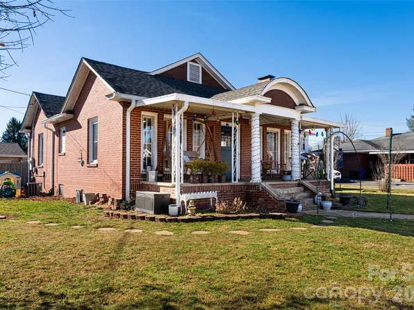 158 Poplar St, Canton, NC 28716