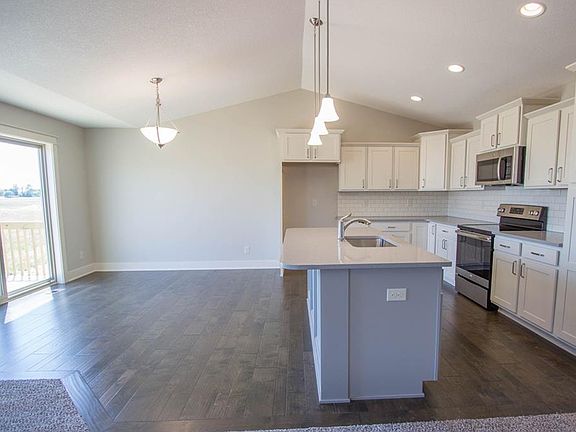 5th image of 2307 NW 44th St