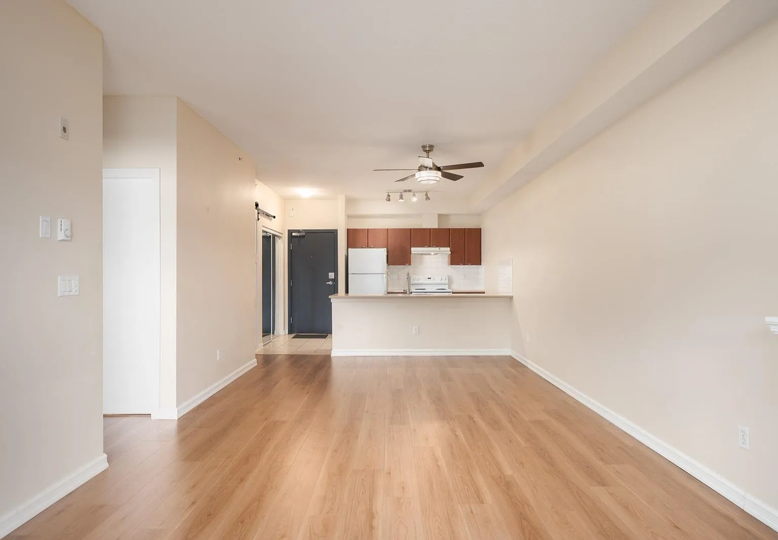 1 bed, 794 sqft, $1,800 — Photo 4